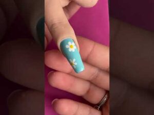El secreto detrás de la precisión: Un pincel fino para uñas que hará maravillas en tu manicura